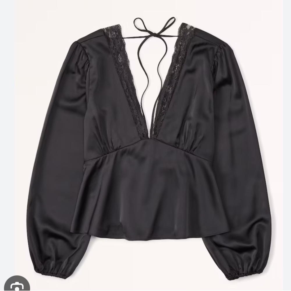Abercrombie Long-Sleeve Satin Lace-trim top. Size XS